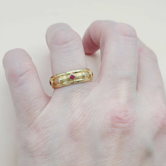 David Yurman Modern Renaissance Ring 18K Gold, Rubies, Diamonds