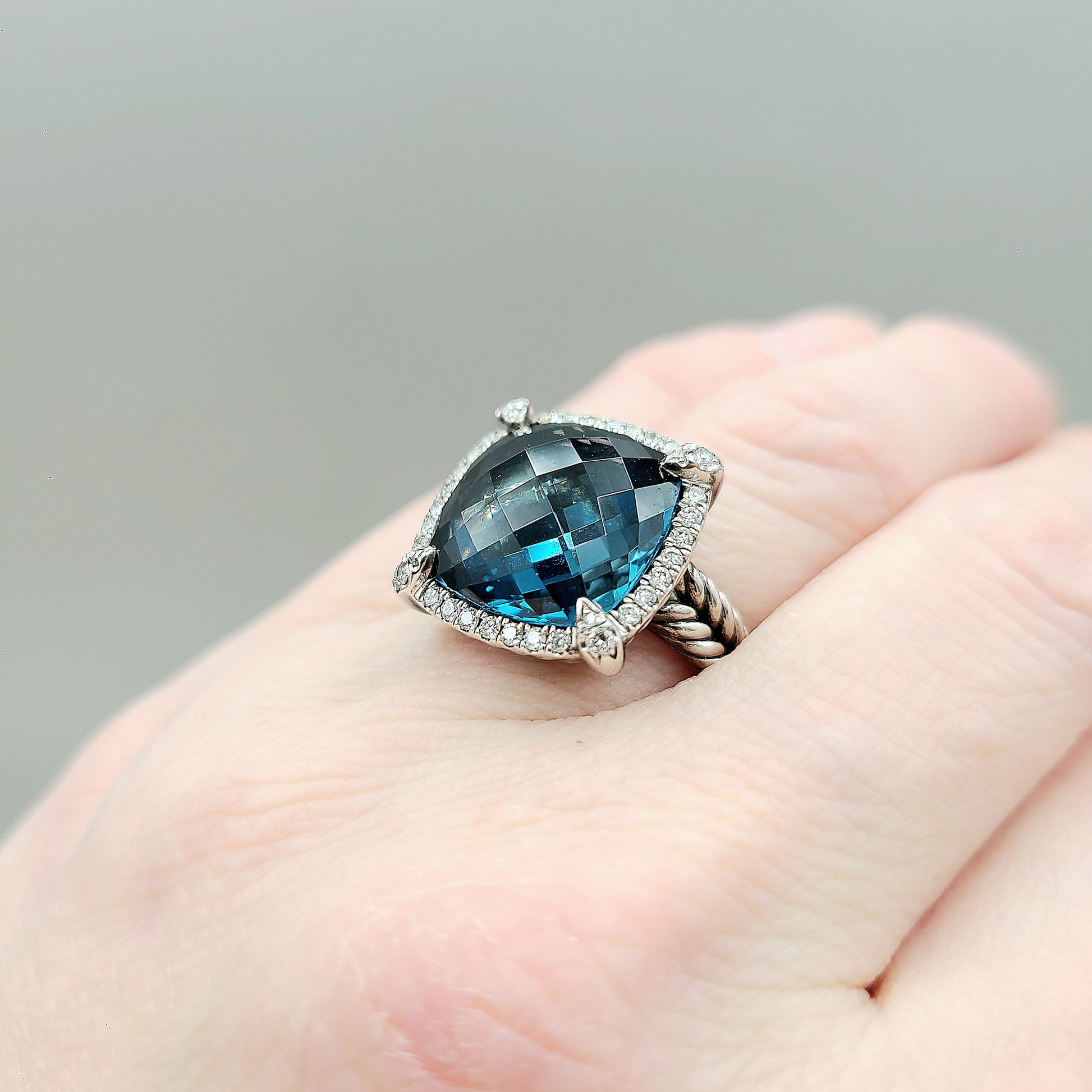 David Yurman Chatelaine Ring Hampton Blue Topaz & Diamond  AYW Luxury #