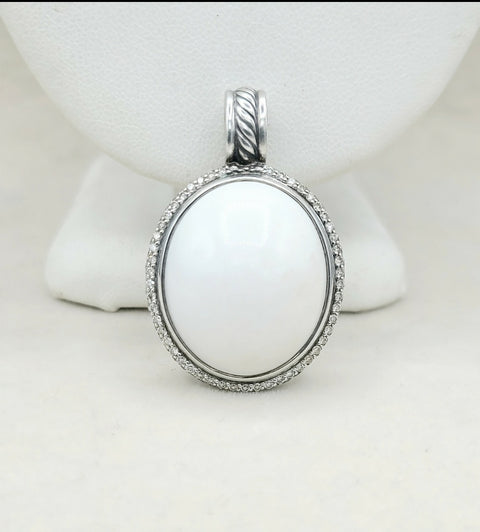  David Yurman Signature Oval Pendant – White Agate & Diamonds