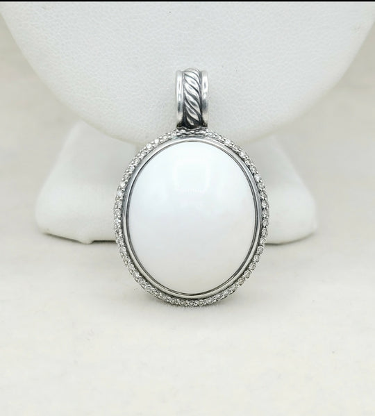  David Yurman Signature Oval Pendant – White Agate & Diamonds