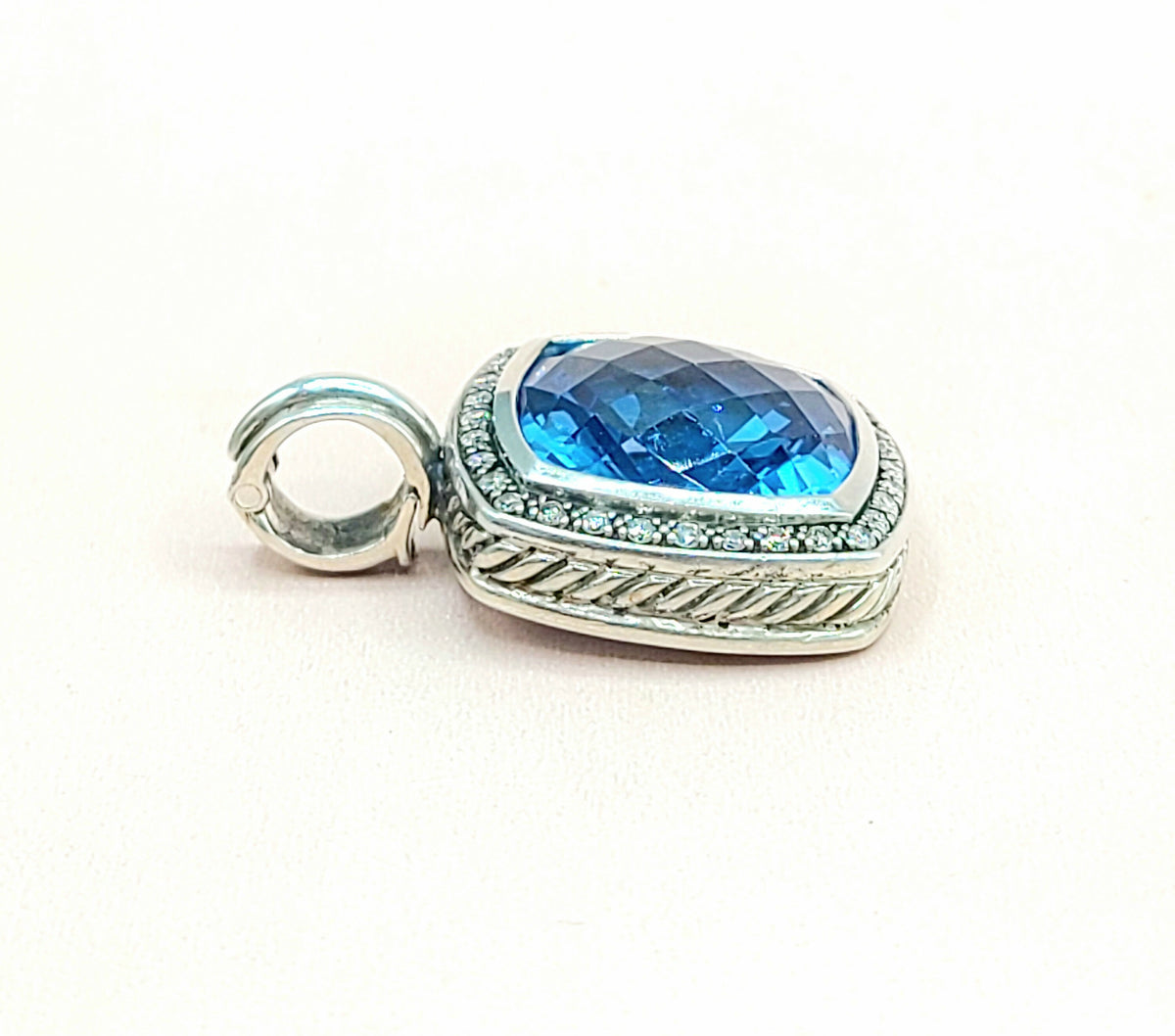  David-Yurman-Albion-Moonlight-Ice 17mm-Hampton-Blue-Topaz-& Diamond-Pendant