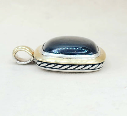 side view of David Yurman Albion 27mm Obsidian Silver & 18K Pendant