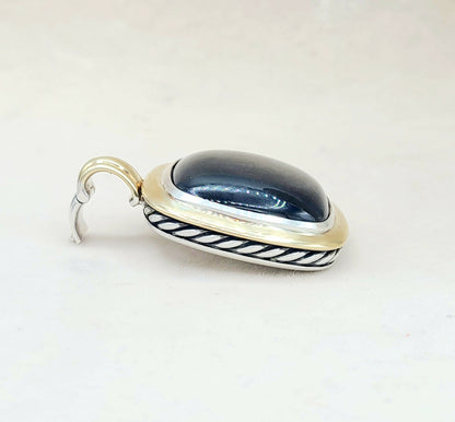 side view of David Yurman Albion 27mm Obsidian Silver & 18K Pendant