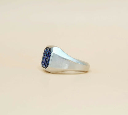side view David Yurman Streamline Blue Sapphire Signet Ring Sterling Silver 0.85 TCW 