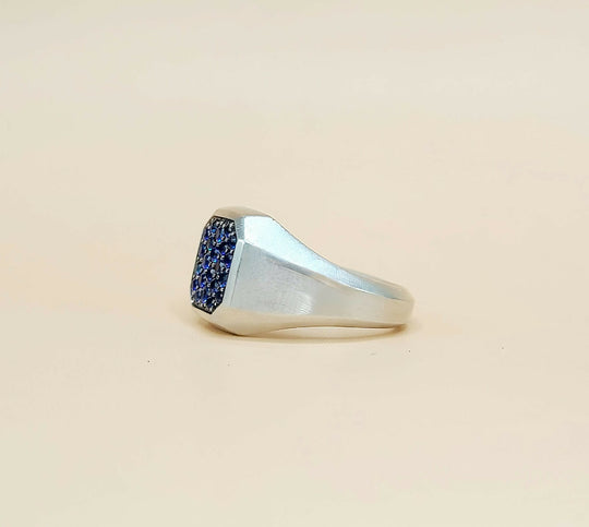 side view David Yurman Streamline Blue Sapphire Signet Ring Sterling Silver 0.85 TCW 