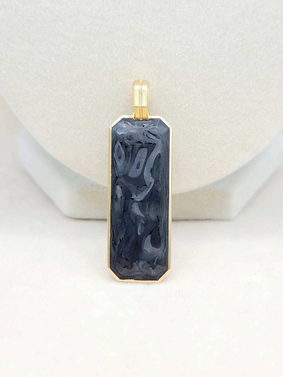 back view David Yurman Streamline Ingot Amulet With Forged Carbon in 18k Gold, 43mm