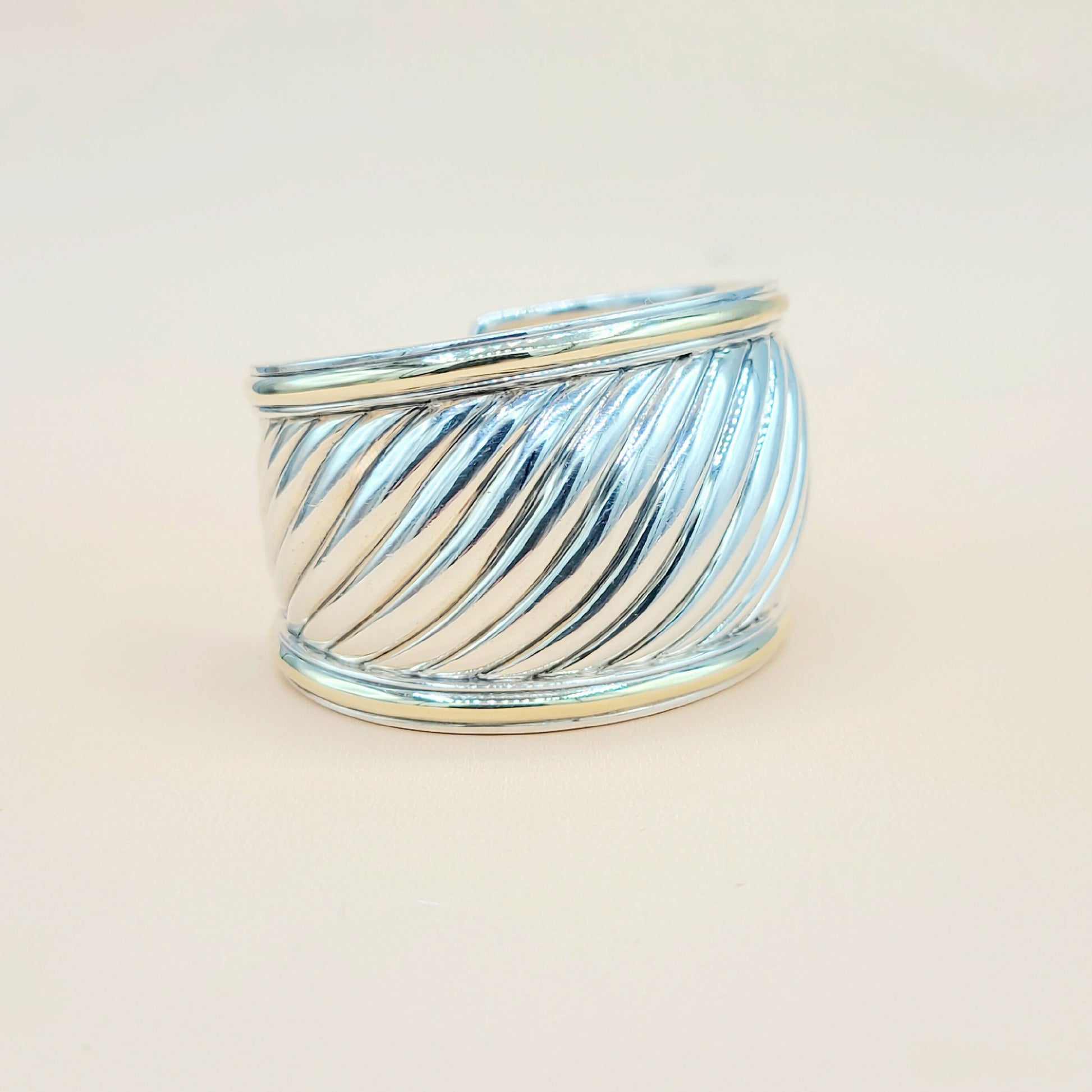 David Yurman Wide Sculpted Thoroughbred Cuff Bracelet | Certified  AYW Luxury #