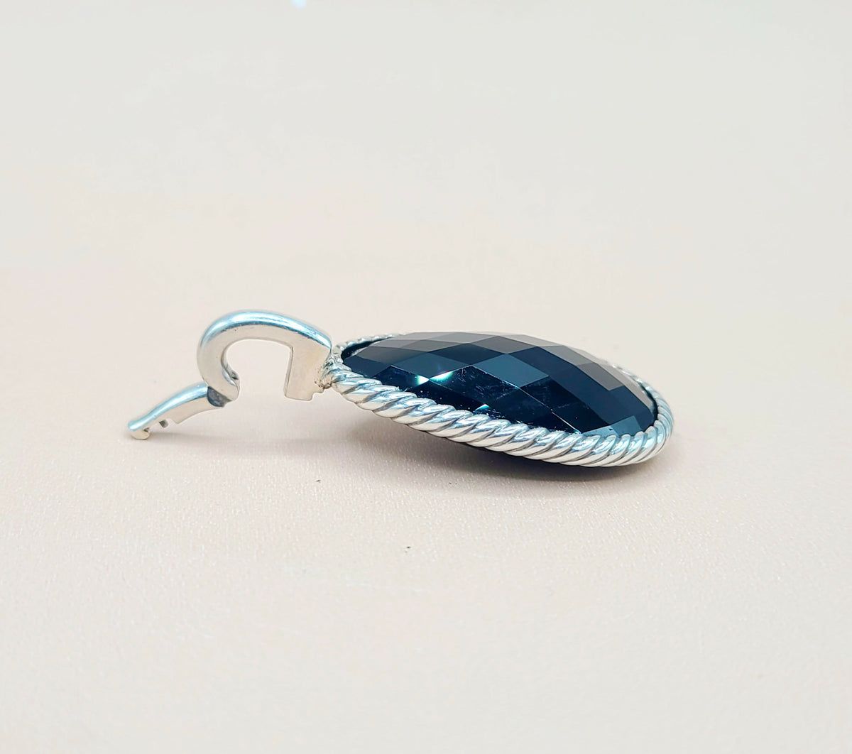  David Yurman Oversized-Teardrop-Cable Black-Onyx-Pendant-Enhancer--