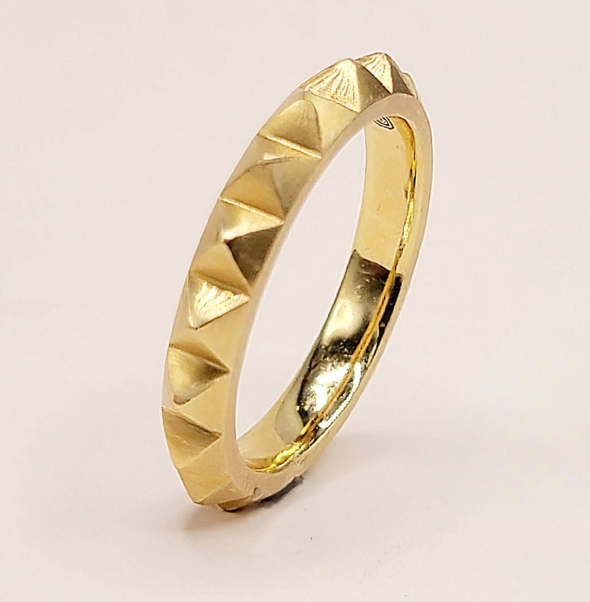 David Yurman Pyramid Band Ring 18K Yellow Gold 4mm Size 11